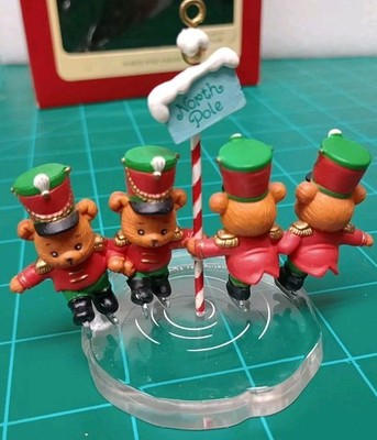 1992 Heirloom Collection Ornament Carlton Cards NORTH POLE PARADE Bears P2
