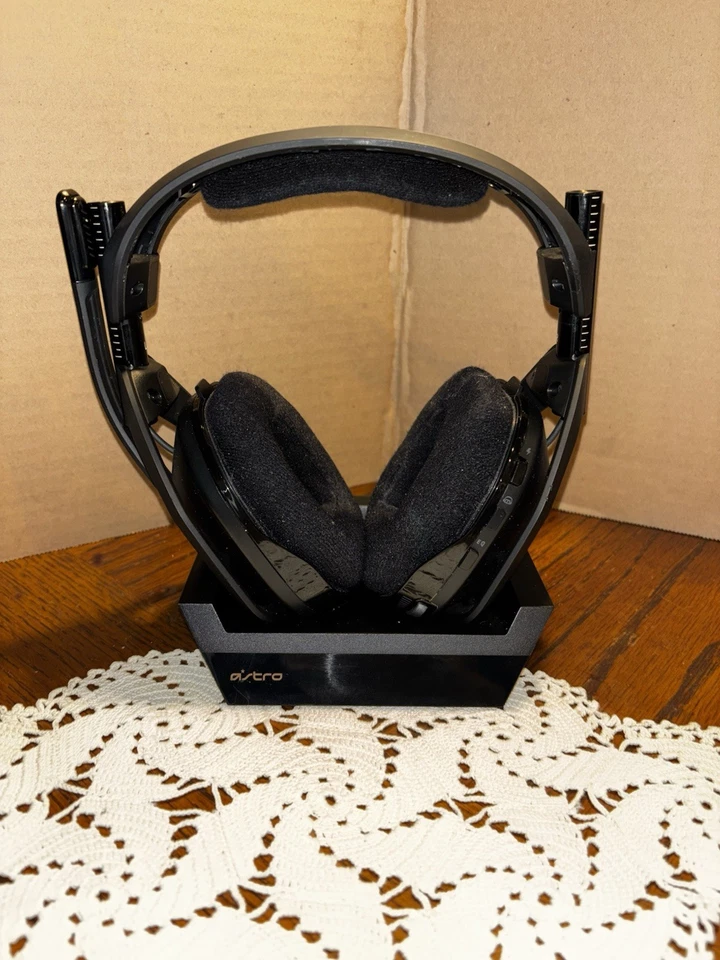 Logitech Astro A50X Wireless Gaming Headset (XBOX & PC) Pre-Owned M/N A00087 - Image 4 of 4