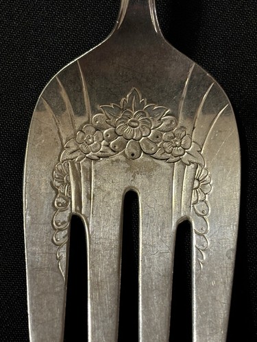 1937 First Love By 1847 Rogers Bros 3 Pc Set / 9” Cold Meat Fork W/ Design - Picture 13 of 13