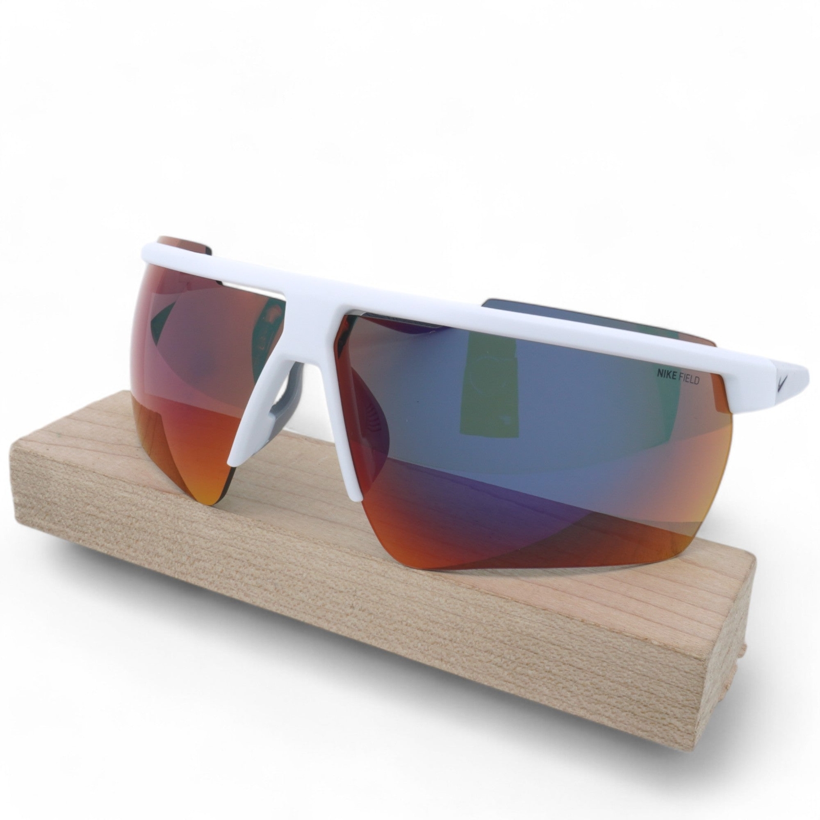 [CW1287-103] Мужские солнцезащитные очки Nike Windshield 20