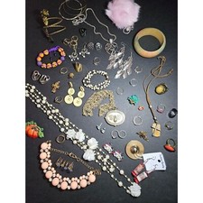 Wearable jewelry lot / bundle