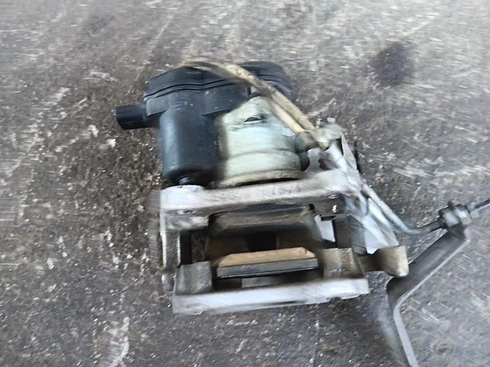 Pinza de freno trasera izquierda Jaguar X152 tipo F XJ 14-21 con actuador OEM Foto 3 de 4