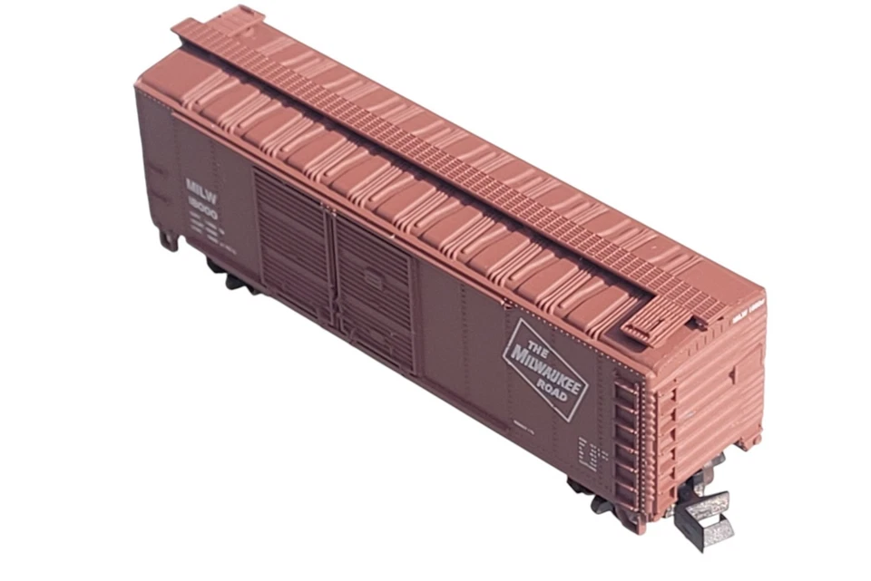 Walthers The Milwaukee Road 40' Double Door Boxcar MILW 18000 - N Scale - Image 4 of 4