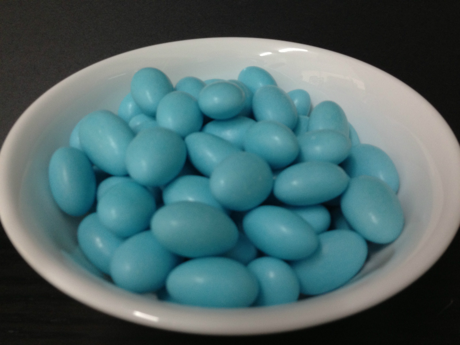 SUGAR COATED ALMONDS 1KG almond Lollies Candy Buffet Bombanerie