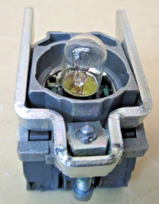 Telemecanique ZBE-101  ZB4BW06324  1151OMF