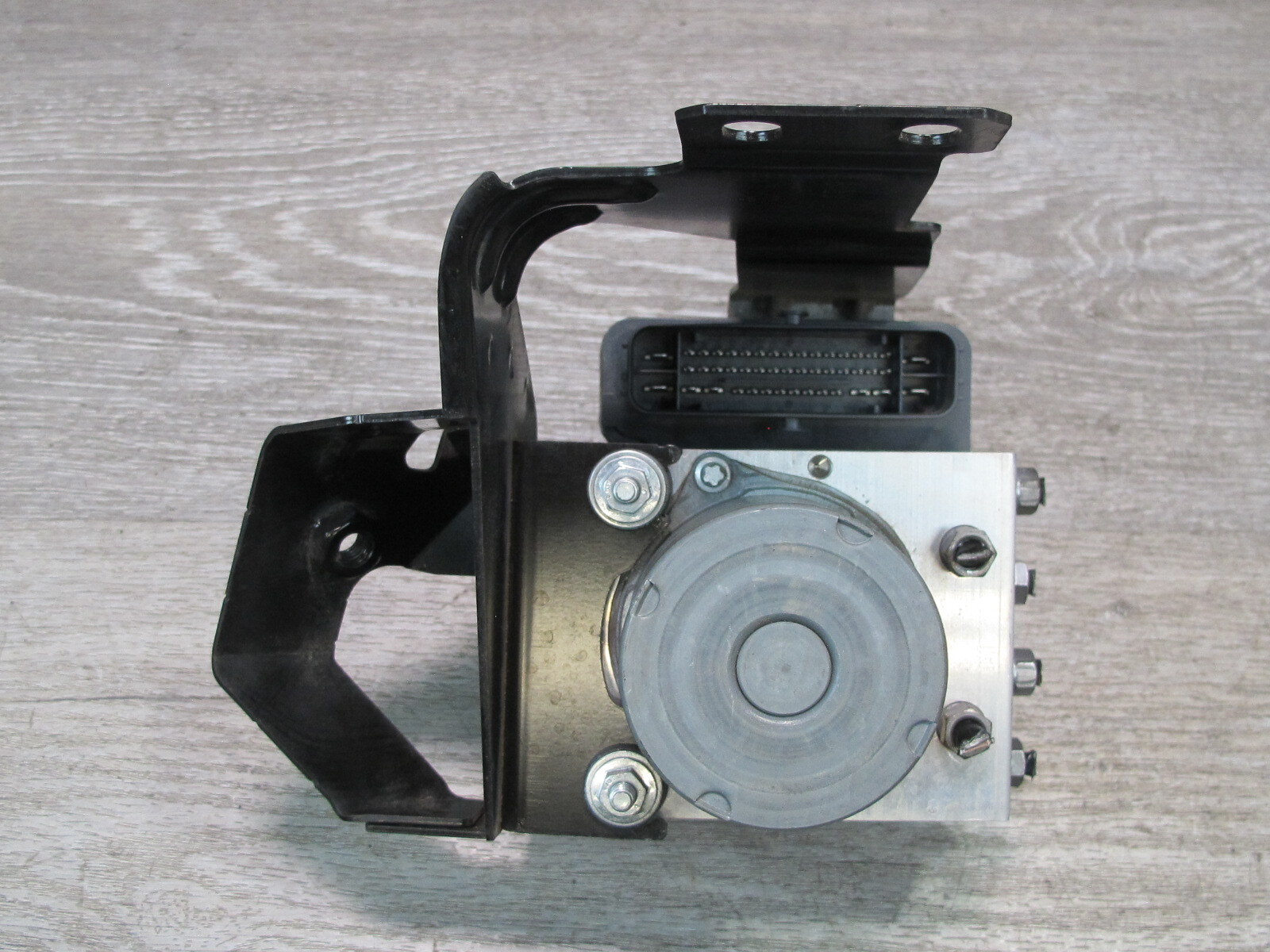 2017-2020 MASERATI LEVANTE M161 3.0L ANTI  LOCK BRAKE ABS PUMP MODULE 670035286