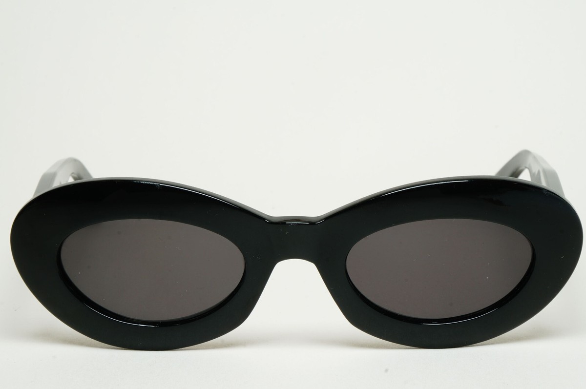 Gianni Versace Sunglasses 1995 Vintage Black Oval Medusa MOD 415