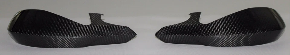 Guardamanos de fibra de carbono para Aprilia (Dorsoduro 750 08-16) (Dorsoduro 900 17-21) Foto 2 de 4