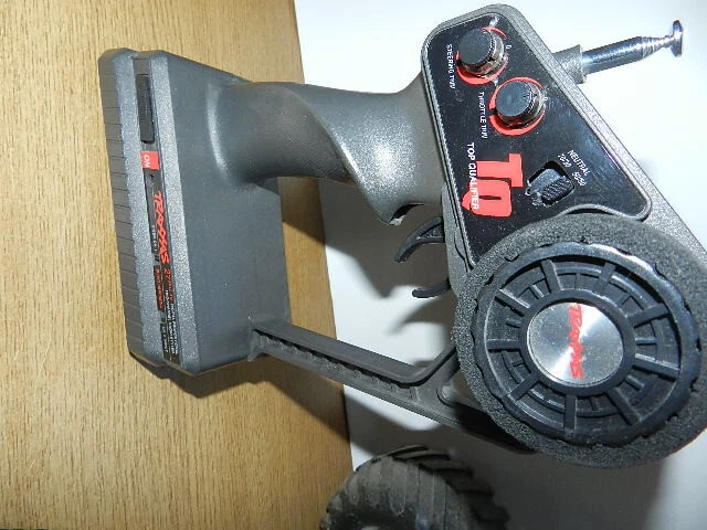 Traxxas  Stampede  2wd gelb sehr guter Zustand m .elektronischen Fahrfahrregler - Bild 2 von 4