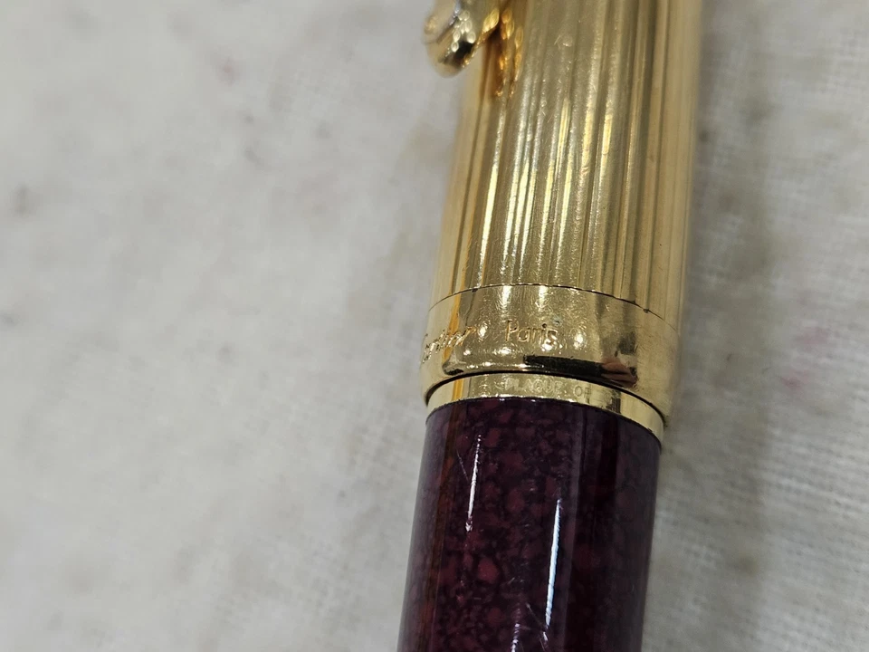 BOLÍGRAFO CARTIER PASHA VINTAGE PLACA DORADA LACA BURDEOS. Foto 4 de 4