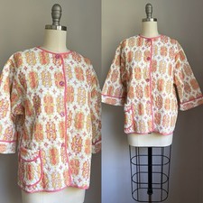 Vintage 1960  s Pink Baroque Print Quilted Nylon Bed Jacket Robe Size M/L