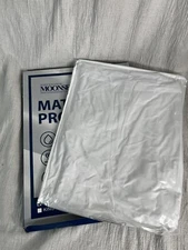 Moonsea twin Mattress Protector (39" x 75") Kids Bedroom Bed Wetting Waterproof