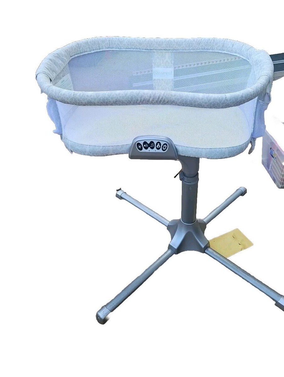 Halo Innovations Halo Bassinest Swivel Sleeper Essentia Series