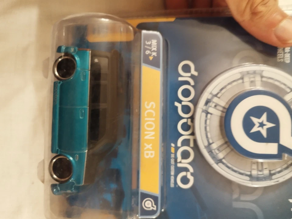 HOT WHEELS DROPSTARS DROPOTARO SCION XB NEW SEALED MACCHINA DIE-CAST - Immagine 3 di 4