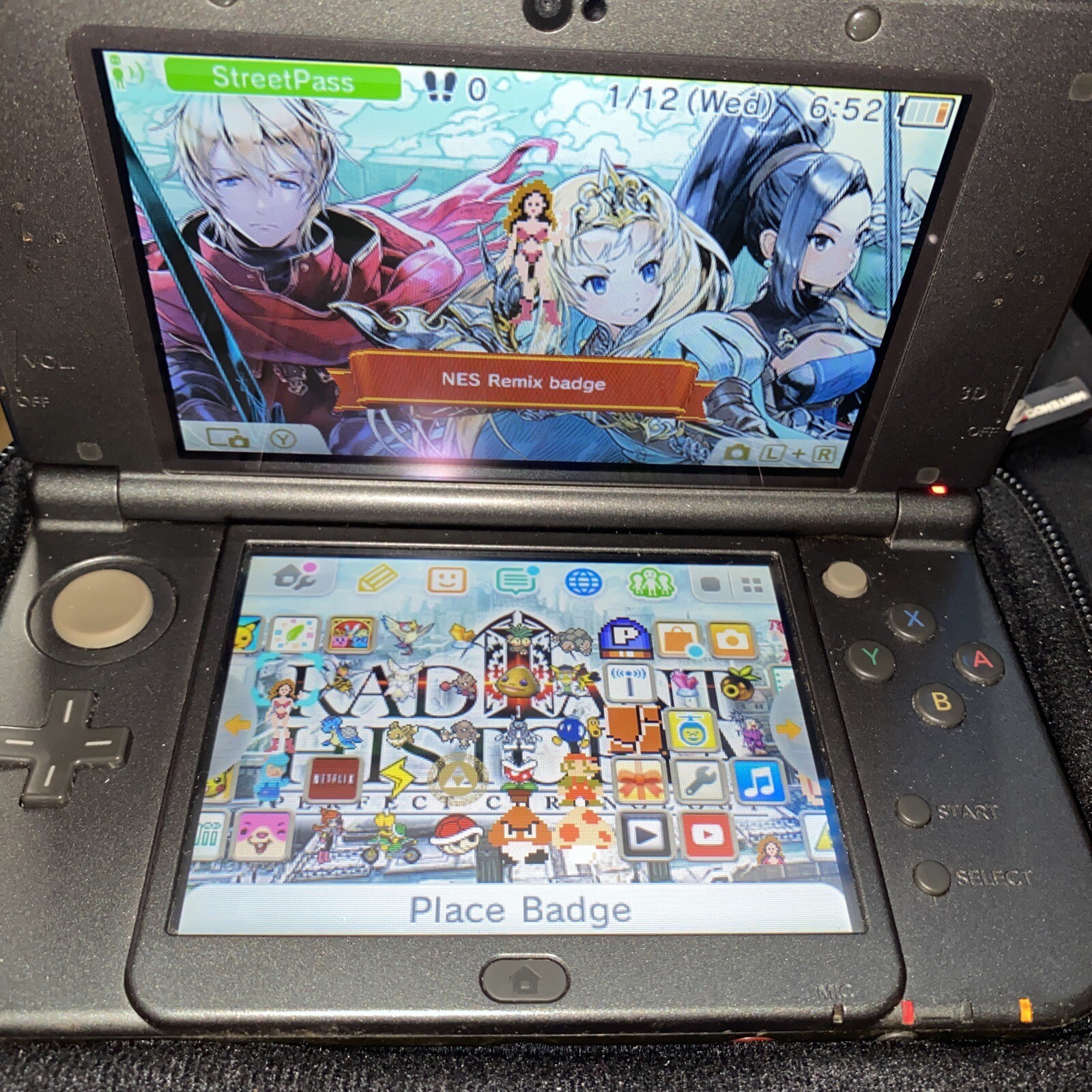 *New* Nintendo 3DS XL Legend Of Zelda Hyrule Edition charger/stylus