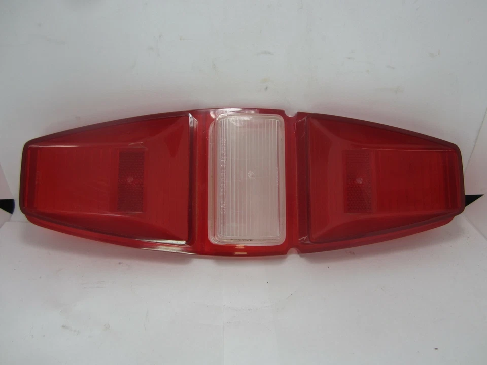 Lente de luz trasera 68 Ford Country Squire sedán Ranch Wagon NOS C8AZ-13450-B Foto 2 de 4