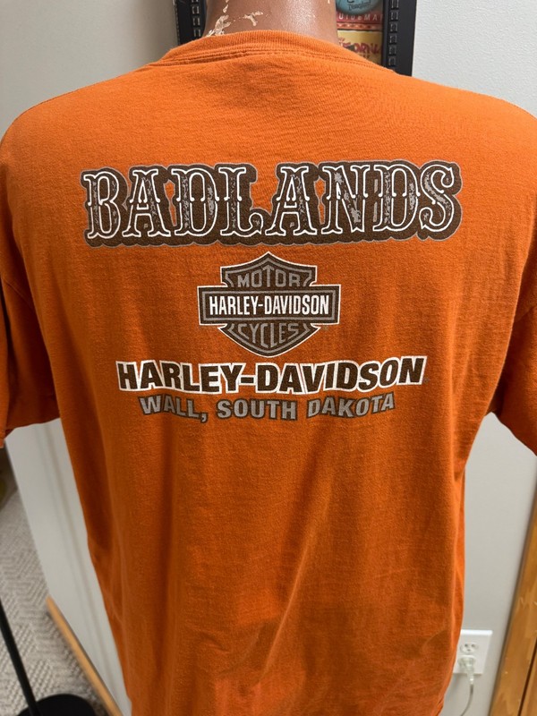 BADLANDS HARLEY DAVIDSON T-SHIRT XL WALL SOUTH DAKOTA MOTORCYCLES