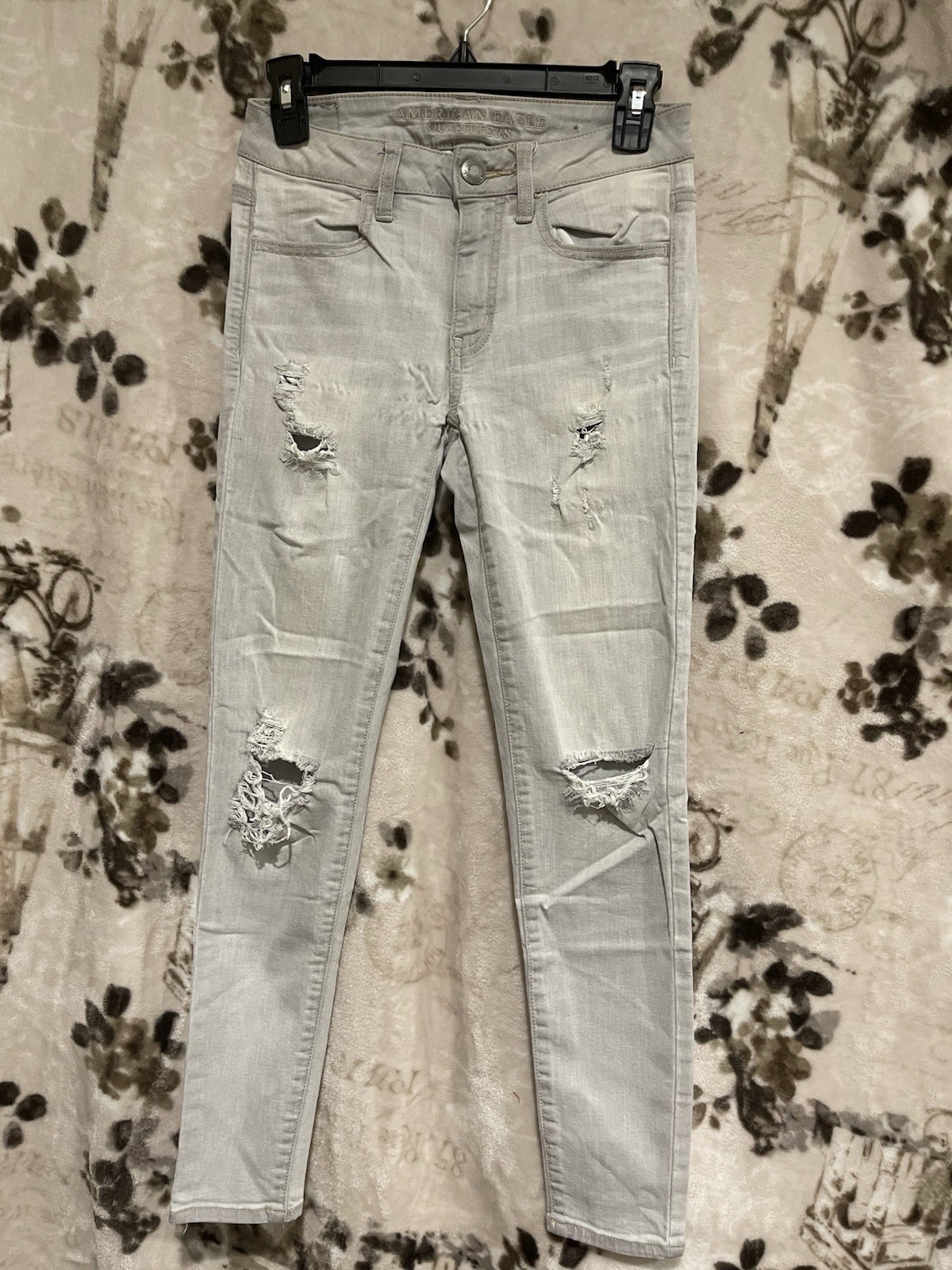 American Eagle Women's Size 2 Mid-Rise Jegging Gray Distressed Stretch Jeans