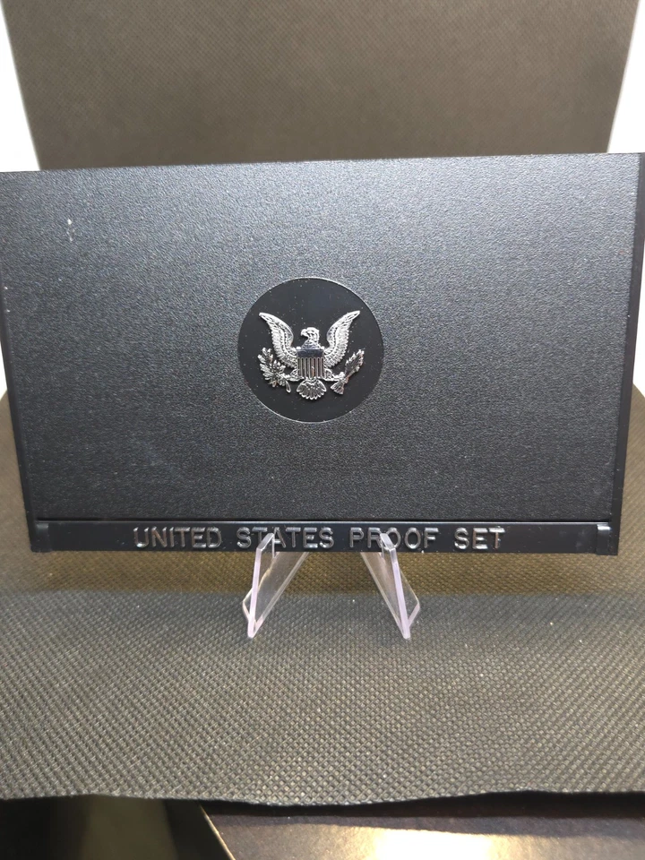 1975–1982 U.S. Mint Proof Set Collection-Bicentennial Legacy • Type 2 SBA - Image 4 of 4