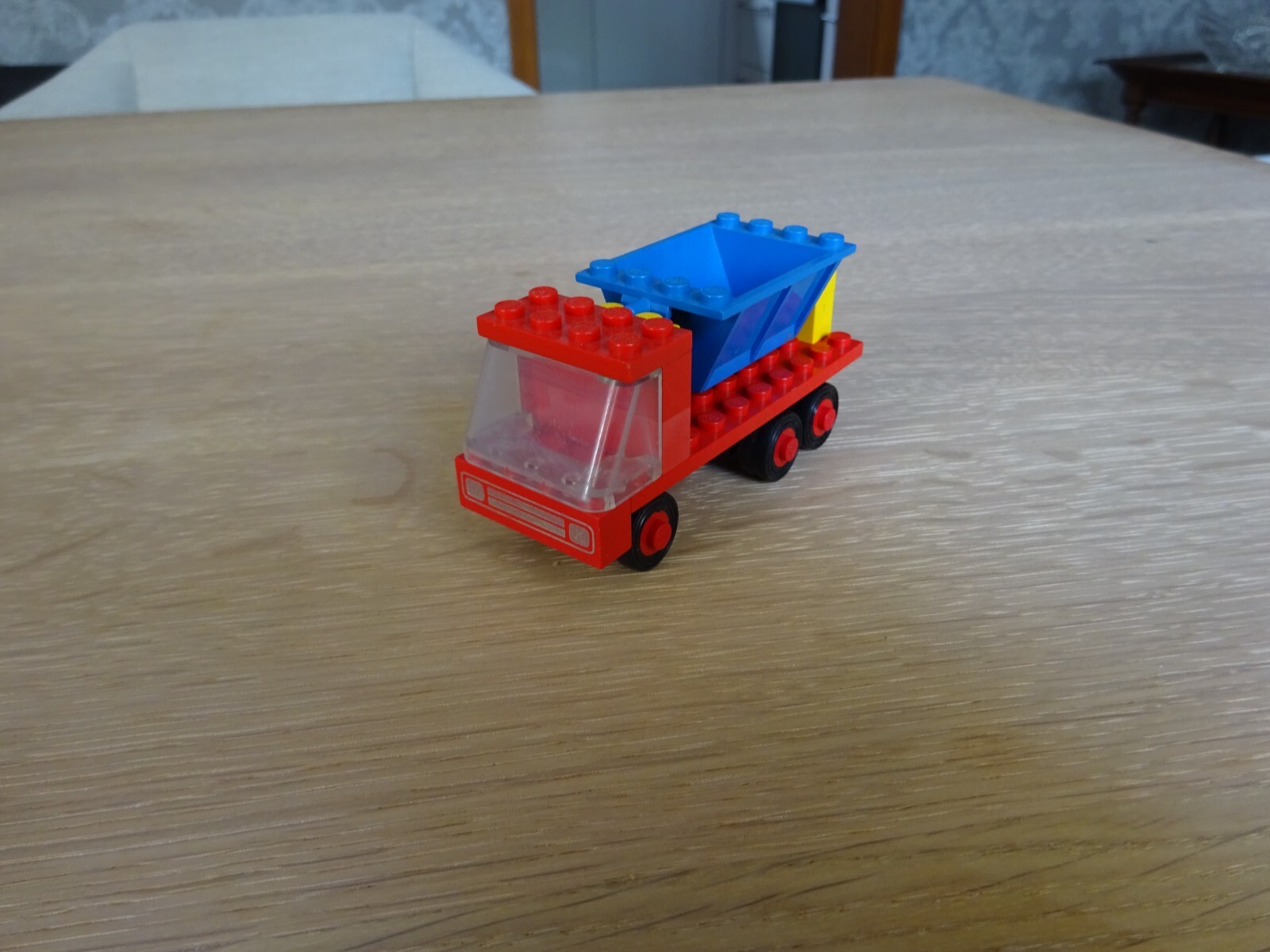 Bild 1 von 2