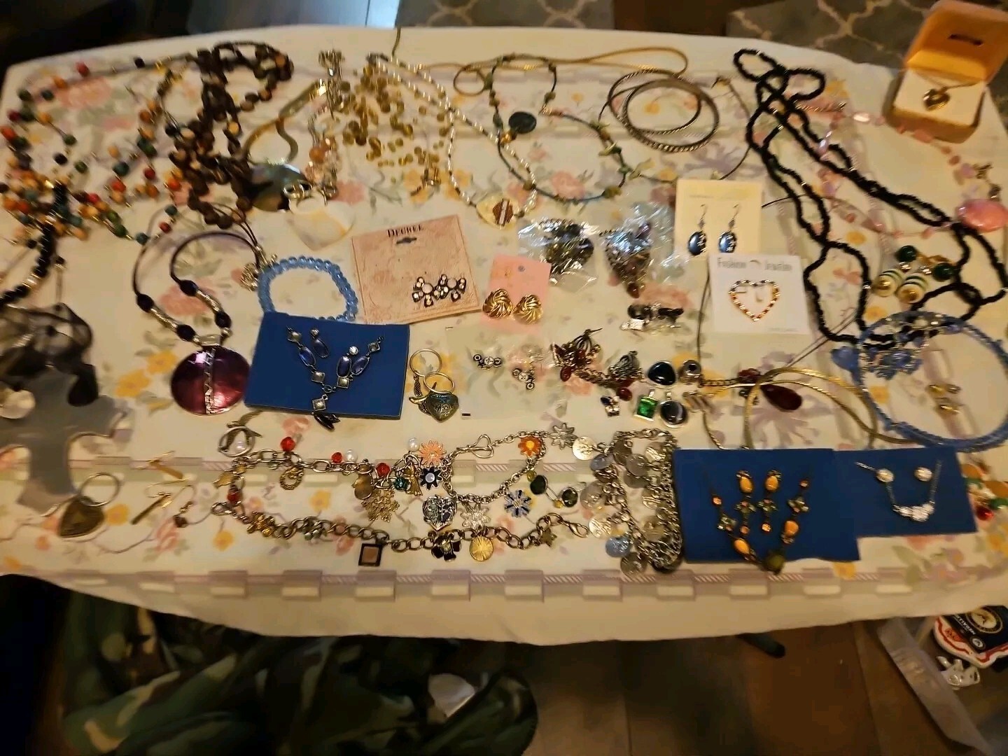 Large Lot Vtg - Modern Jewelry Pierced Earrings,charm , Pins, Necklaces, Bracele