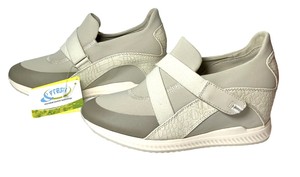 baretraps johanna sneaker