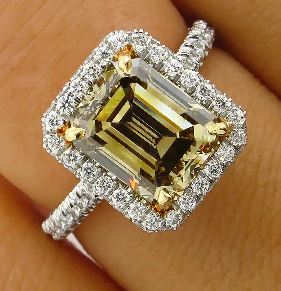 Alianza para mujer citrino de corte esmeralda de 2,3 quilates enchapada en oro blanco de 14 quilates Foto 3 de 4