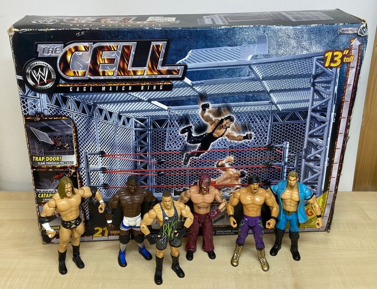 WWE Hell in a Cell & wrestling ring play set w/ Triple H & Chris
