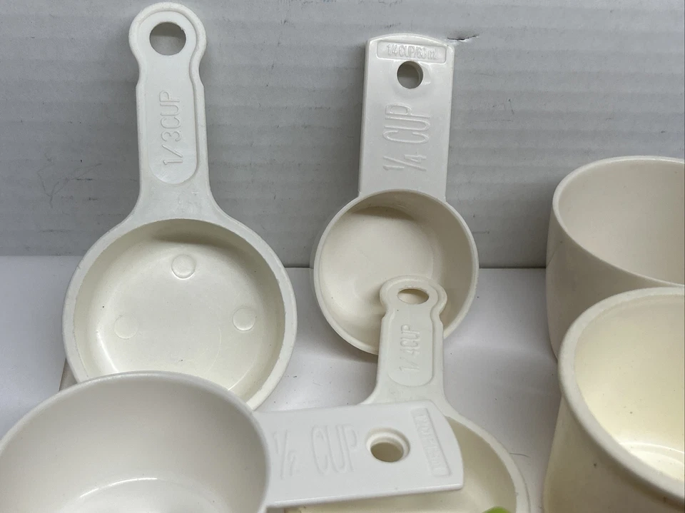 Farberware Pyrex tazas medidoras combinación mixta herramientas para hornear multicolores 1 1/3 etc. Foto 3 de 4