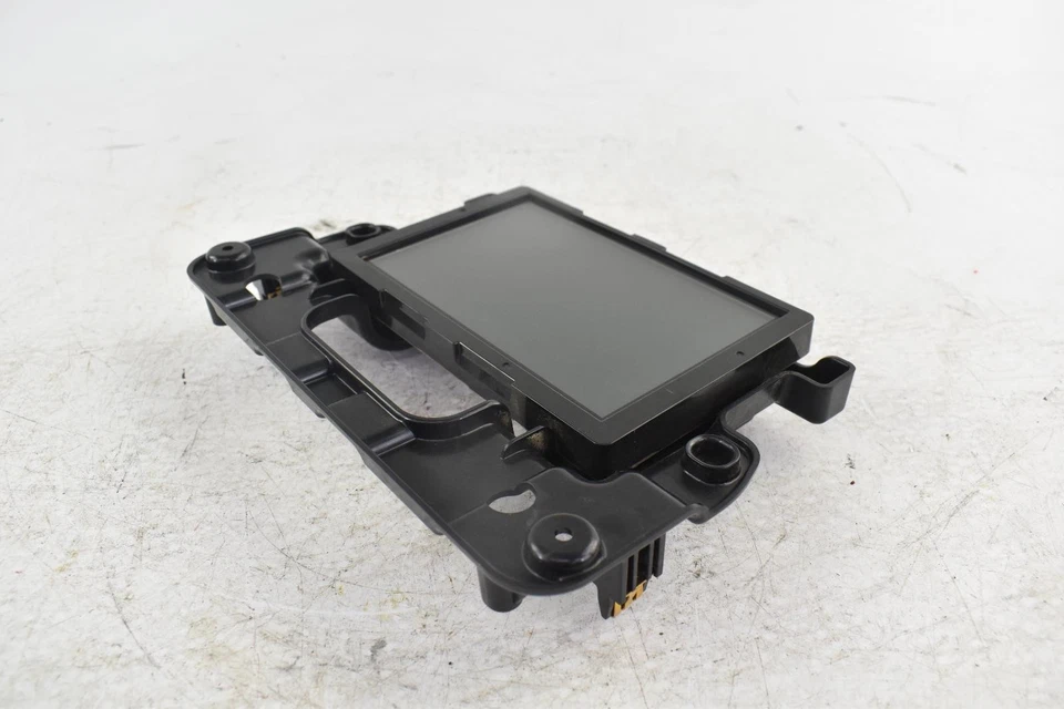 Pantalla de infoentretenimiento central delantera usada se adapta a: camioneta GMC Sierra 2500 2016 grado Foto 2 de 4