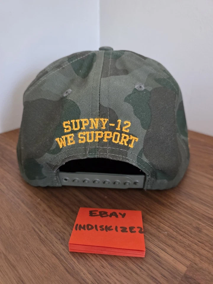 Gorra de campamento Supreme Army Duck camuflada Snapback verde dorada Foto 4 de 4