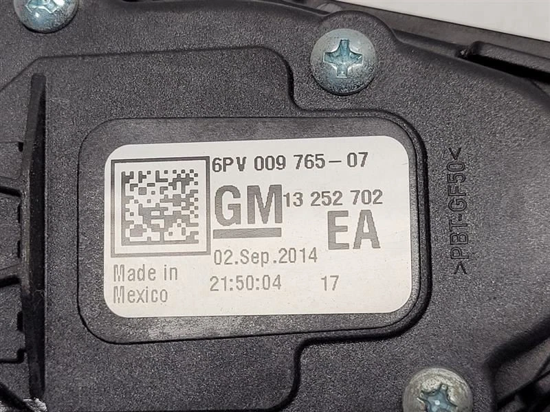 Chevrolet Cruze 2015 (1,4 L/AT) pedal acelerador - accionamiento por cable/DBW Foto 4 de 4