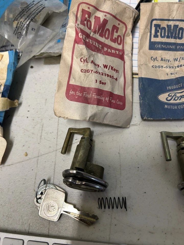 NOS Door Locks With Keys Mercury Comet 1960 61 62 63 64 1965 NEW USA — 第 3/4 张图片