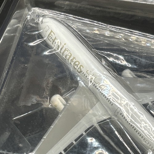 Herpa Wings Scala 1/500 - Emirates Airbus A330-200 508445 - Foto 3 di 6