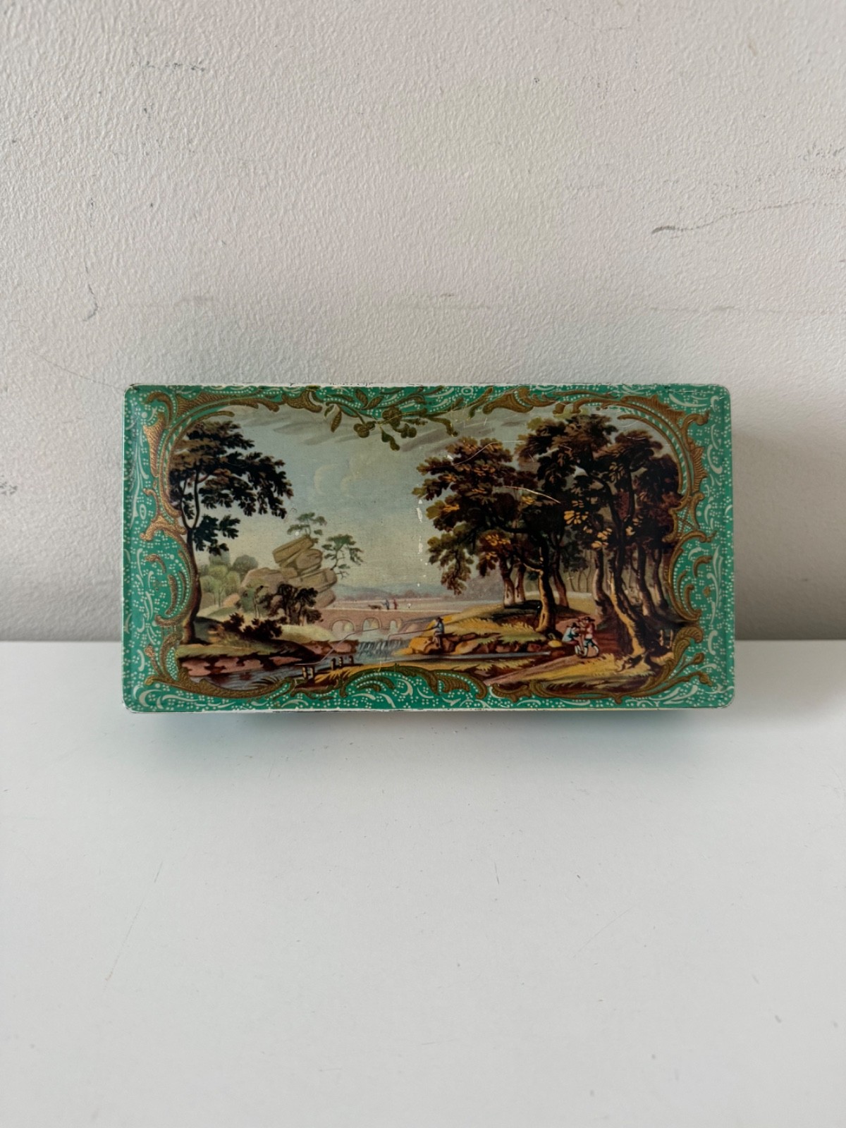 Vintage Kemps Chocolate Biscuits Decorative Tin Writing Box V&A Museum Design