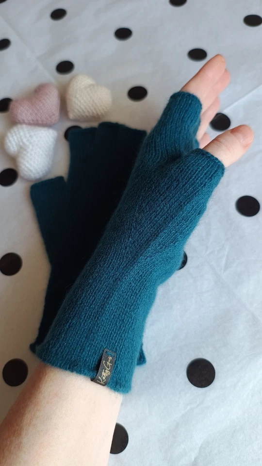 Halbfinger Handschuhe aus feinem Kaschmir. Handgestrickt. Einzelstück - Bild 4 von 4