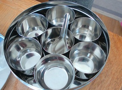 Zinel Gewürzbox/Masala Dabba mit 7 Vergleichen und 2 Edelstahldeckeln