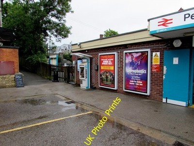 Foto 6x4 Exterion Anzeigen vor Penarth Bahnhof Penarth\/ST187 um 2016