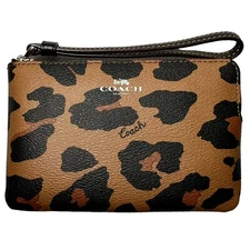 NEW Corner Zip Wristlet Leopard Print #CC871