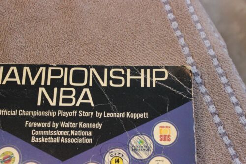1970 "Championship NBA" 212-page basketball softcover book - Picture 2 of 5