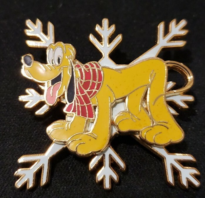 Disney Pin 35562 DLR Vintage Winter Collection Pluto Dog Scarf Large Snowflake 