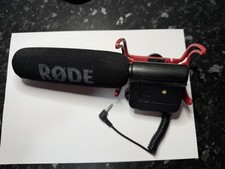 RØDE VideoMic On-camera Shotgun Microphone with High-pass Filter and Pad