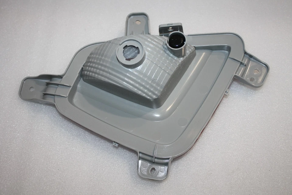 NEW GENUINE KIA PICANTO GT LINE REAR BUMPER LEFT SIDE FOG LIGHT 92406-G6 - Image 3 of 4