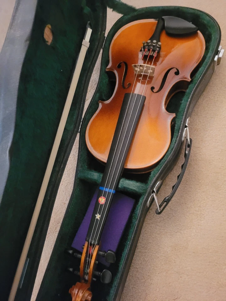 Antonius Stradivarius Copy Faciebat Cremona 1713 Violin / Case & Bow C2 - Image 4 of 4