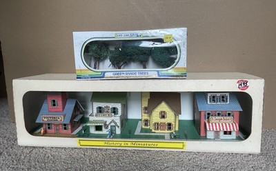 Vintage HO History In Miniatures Street Scene Buildings Display & Trees-New*
