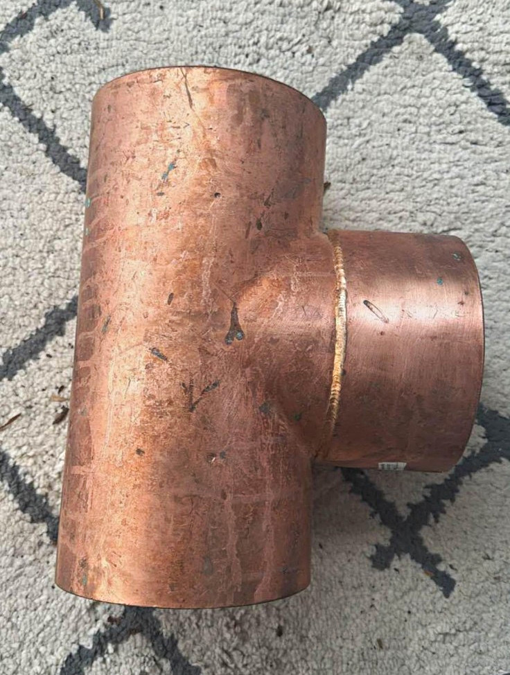 Copper Tee 6" x 6" – Durable copper tee fitting designed to connect three pipes