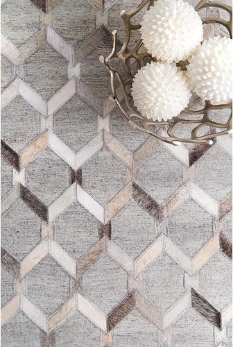 Hair-On Leather Hide Patchwork Rug – Arrow Design Handmade Carpet for Home - Picture 3 of 6