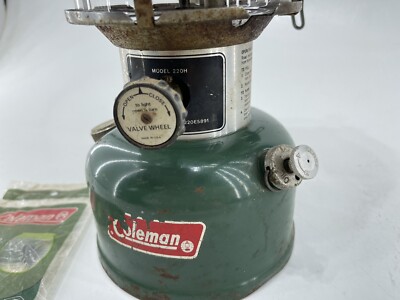 coleman220H 1973年2月製 Vintage The Coleman Co. Lantern Model 220H - 05/1973 W/Extra