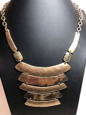 4251 Chico's Copper tone bold hammered segment chain necklace 20-23"