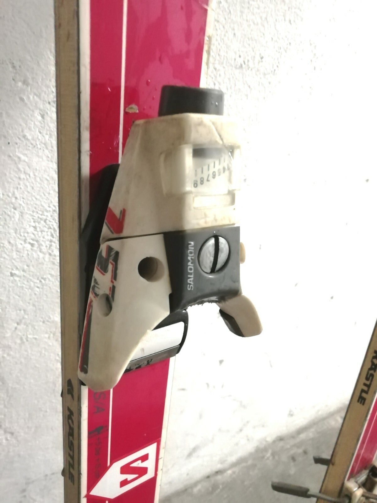 SCI DA DISCESA KASTLE SX 450 + ATTACHI SALOMON 757 + N 4 BASTONCINI RACHETTE